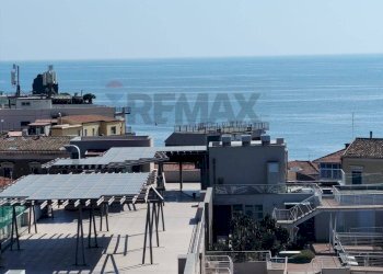 Edificio all\'aperto - Trilocale VIA LIVORNO
 
17, Aci Castello - foto 37