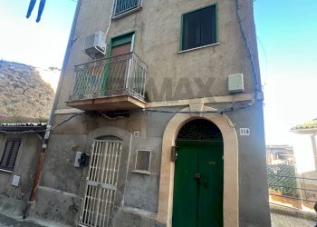 Edificio all\'aperto - Quadrilocale Via Dante Aligheri
 
14, Caltanissetta - foto 1