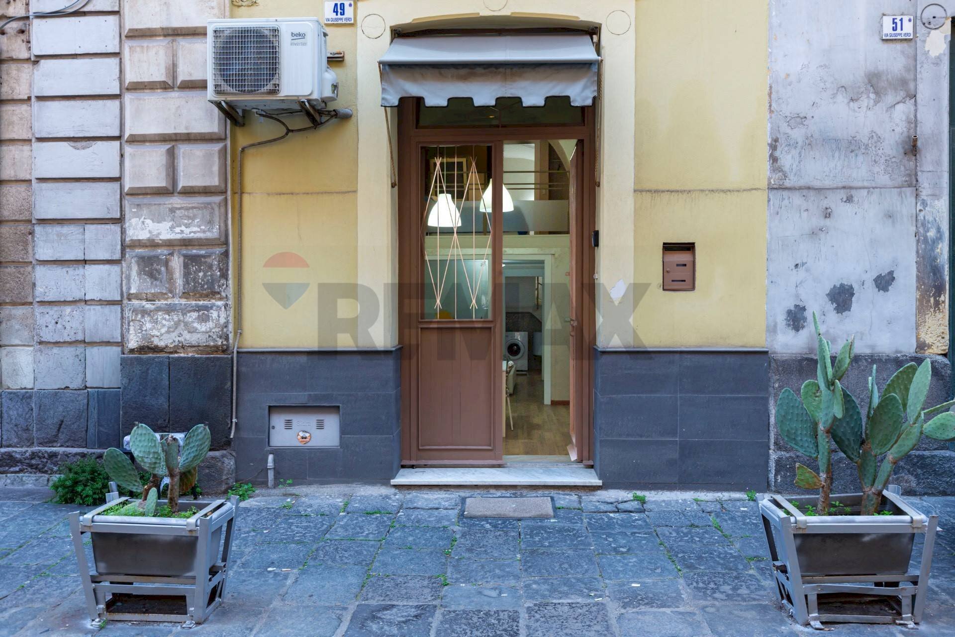 Edificio all\'aperto - Casa semi indipendente Via Giuseppe Verdi
 
49, Catania - foto 2