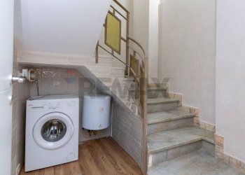 Scale - Casa semi indipendente Via Giuseppe Verdi
 
49, Catania - foto 12