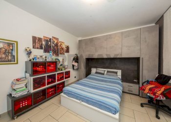 Camera / camera da letto - Trilocale VIA DELLA SIBILLA
 
29, Catania - foto 9