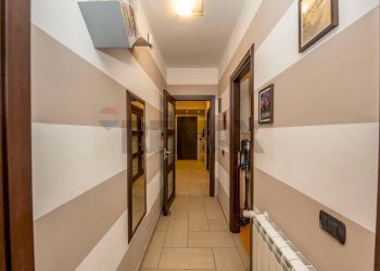 Hall / corridoio - Trilocale VIA DELLA SIBILLA
 
29, Catania - foto 12