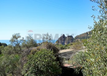Vista delle montagne - Terreno edificabile via saitta
 
1, Sant'Alessio Siculo - foto 6