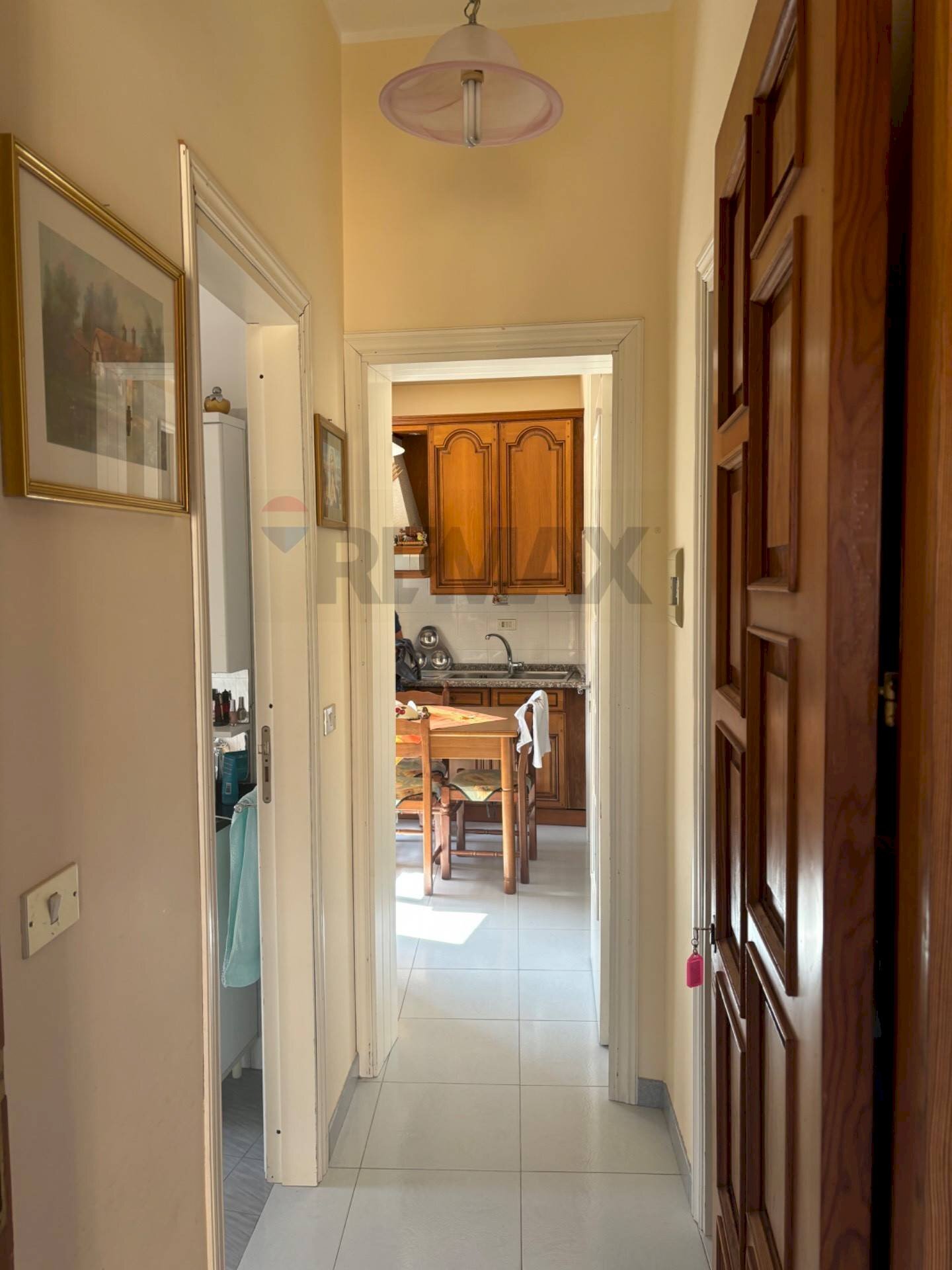Hall / corridoio - Casa indipendente Via Sparagonà Vico III
 
1, Santa Teresa di Riva - foto 2