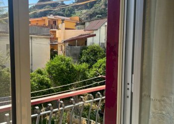 Balcone - Casa indipendente Via Sparagonà Vico III
 
1, Santa Teresa di Riva - foto 4