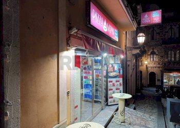 Soggiorno - Commercial Activity Viale San Pancrazio
 
40, Taormina - photo 7