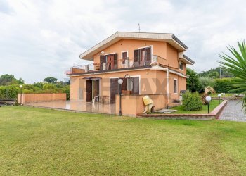 Casa all\'aperto - Villa via chiuse
 
21, Acireale - photo 1