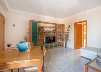 Sala da pranzo - Trilocale Via Giacomo Matteotti
 
28, Aci Sant'Antonio - foto 5