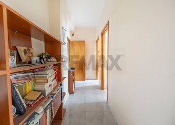 Hall / corridoio - Trilocale Via Giacomo Matteotti
 
28, Aci Sant'Antonio - foto 6