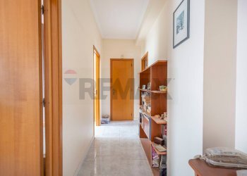 Hall / corridoio - Trilocale Via Giacomo Matteotti
 
28, Aci Sant'Antonio - foto 7