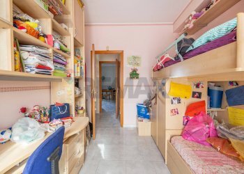 Camera / camera da letto - Trilocale Via Giacomo Matteotti
 
28, Aci Sant'Antonio - foto 13