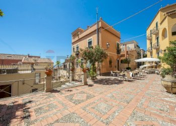 Edificio all\'aperto - Casa indipendente Via Dei Fabi
 
1, Taormina - foto 30