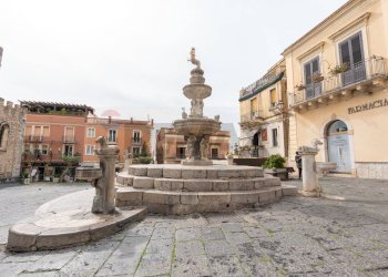 Edificio all\'aperto - Casa indipendente Piazza del Carmine 7, Taormina - foto 5