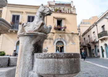 Edificio all\'aperto - Casa indipendente Piazza del Carmine 7, Taormina - foto 6