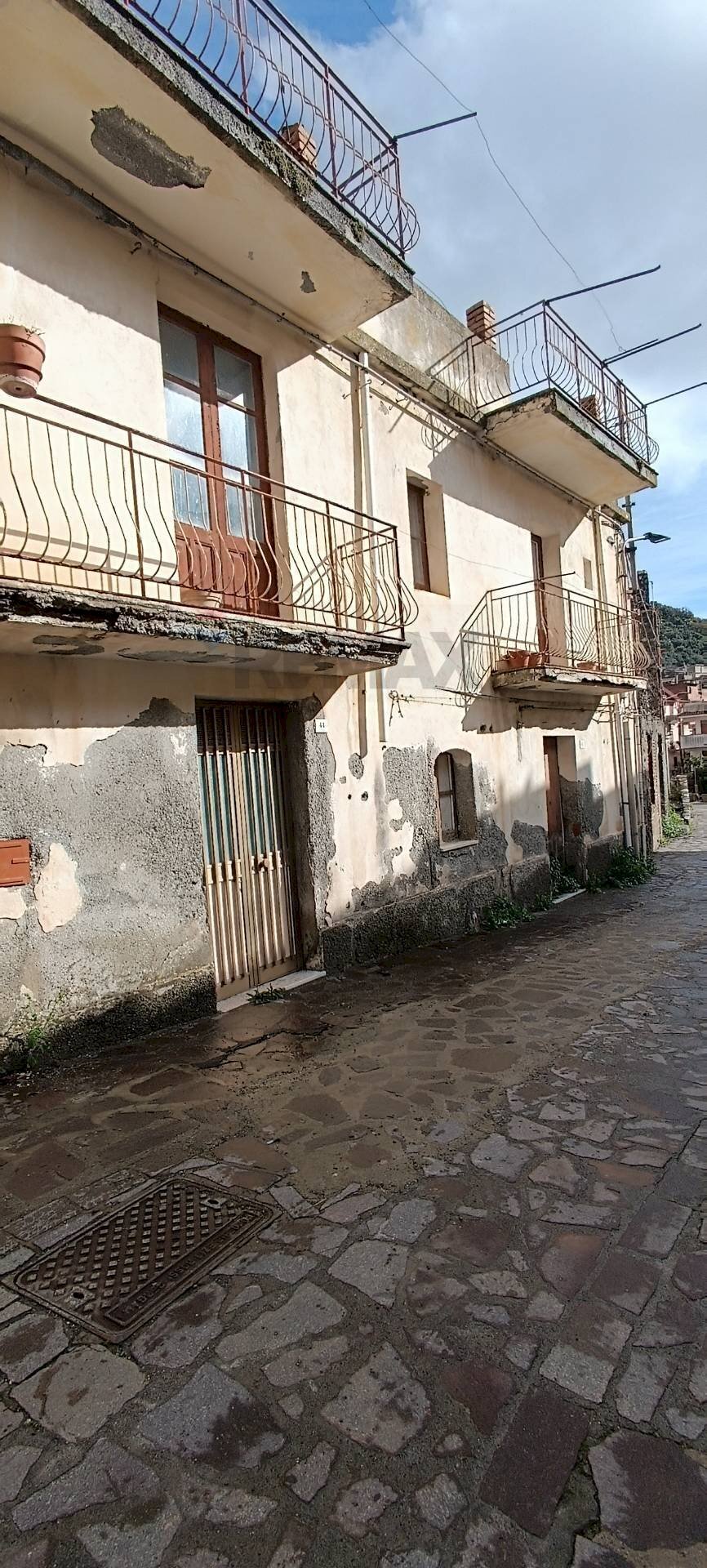 Edificio all\'aperto - Casa indipendente ADRIANO
 
17/19, Pagliara - foto 1