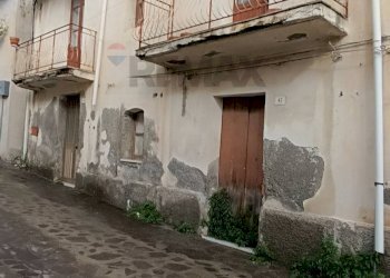 Edificio all\'aperto - Casa indipendente ADRIANO
 
17/19, Pagliara - foto 6