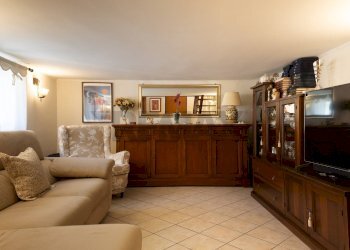 Soggiorno - Appartamento VIA GIACOMO LEOPARDI
 
5, Gravina di Catania - foto 4