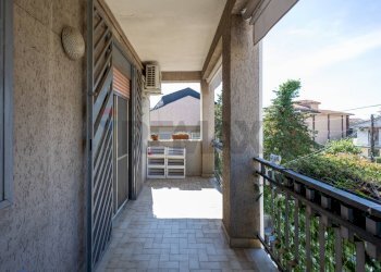 Balcone - Appartamento VIA GIACOMO LEOPARDI
 
5, Gravina di Catania - foto 36