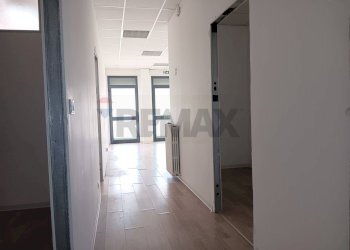 Hall / corridoio - Commercial Premises Via Rosario Livatino
 
130, Enna - photo 11