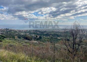 Vista delle montagne - Agricultural land SP 153
 
S.N., Sant'Alfio - photo 4