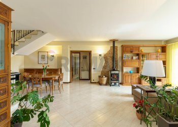 Soggiorno - Villa via Giacomo Leopardi
 
18, Nicolosi - foto 6