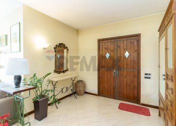 Hall / corridoio - Villa via Giacomo Leopardi
 
18, Nicolosi - foto 7