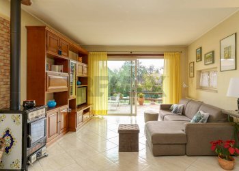 Soggiorno - Villa via Giacomo Leopardi
 
18, Nicolosi - foto 11