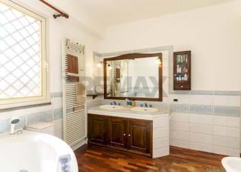 Bagno - Villa via Giacomo Leopardi
 
18, Nicolosi - foto 27