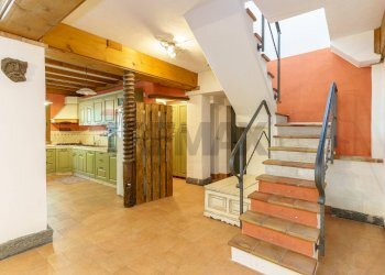 Scale - Villa via Giacomo Leopardi
 
18, Nicolosi - foto 39