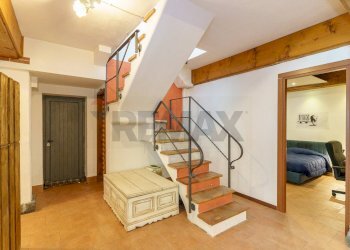 Scale - Villa via Giacomo Leopardi
 
18, Nicolosi - foto 40