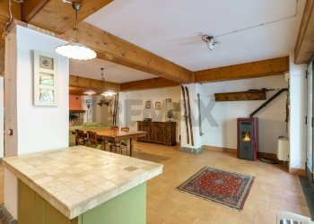 Sala da pranzo - Villa via Giacomo Leopardi
 
18, Nicolosi - foto 43