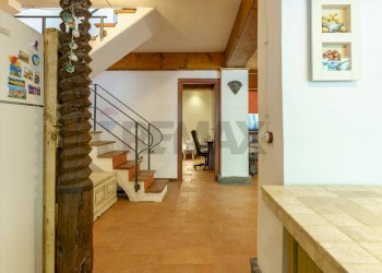 Scale - Villa via Giacomo Leopardi
 
18, Nicolosi - foto 44