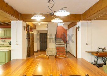 Stanza vuota - Villa via Giacomo Leopardi
 
18, Nicolosi - foto 48