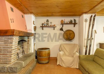 Soggiorno - Villa via Giacomo Leopardi
 
18, Nicolosi - foto 52