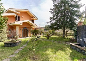 Casa all\'aperto - Villa via Giacomo Leopardi
 
18, Nicolosi - foto 66