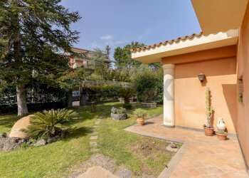 Giardino - Villa via Giacomo Leopardi
 
18, Nicolosi - foto 68