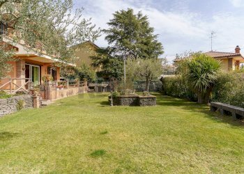 Giardino - Villa via Giacomo Leopardi
 
18, Nicolosi - foto 73