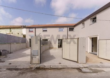 Terrazza - Villa a Schiera VIA SALVATORE TOMASELLI
 
1, Nicolosi - foto 1