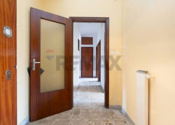 Hall / corridoio - Apartment via Vincenzo Bellini
 
68, Valverde - photo 2