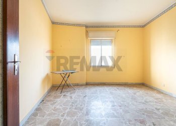 Stanza vuota - Apartment via Vincenzo Bellini
 
68, Valverde - photo 3