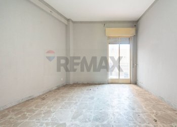 Stanza vuota - Apartment via Vincenzo Bellini
 
68, Valverde - photo 10