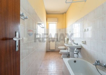 Bagno - Apartment via Vincenzo Bellini
 
68, Valverde - photo 12