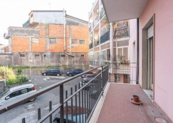 Balcone - Apartment via Vincenzo Bellini
 
68, Valverde - photo 19