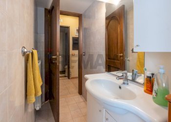 Bagno - Appartamento Via Giacomo Puccini
 
32, Catania - foto 7