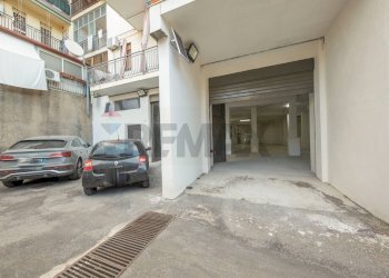 Parcheggio - Locale Commerciale Via Alessandro Volta
 
42, Catania - foto 13