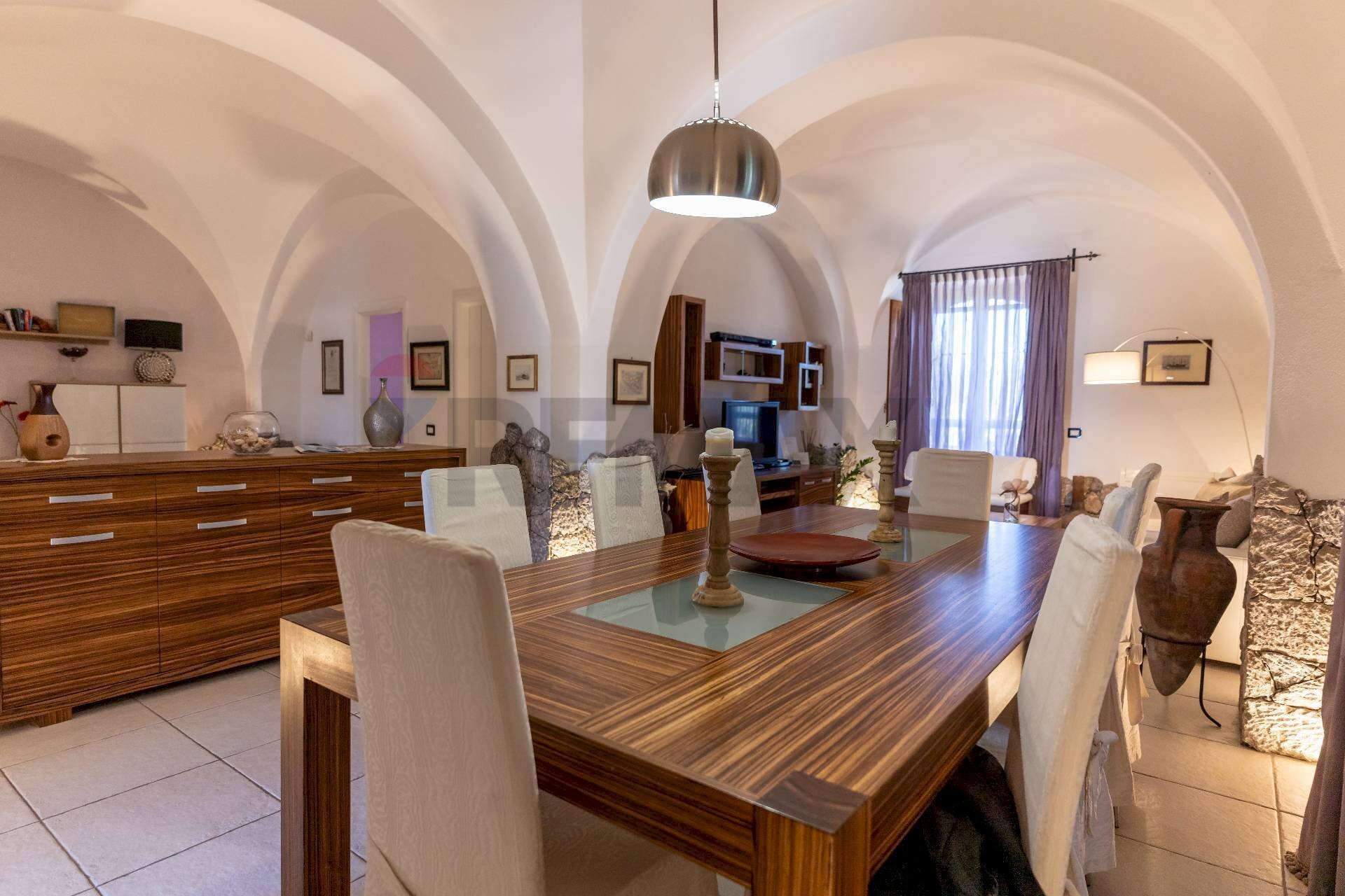 Sala da pranzo - Villa via San Marco
 
3, Calatabiano - foto 1