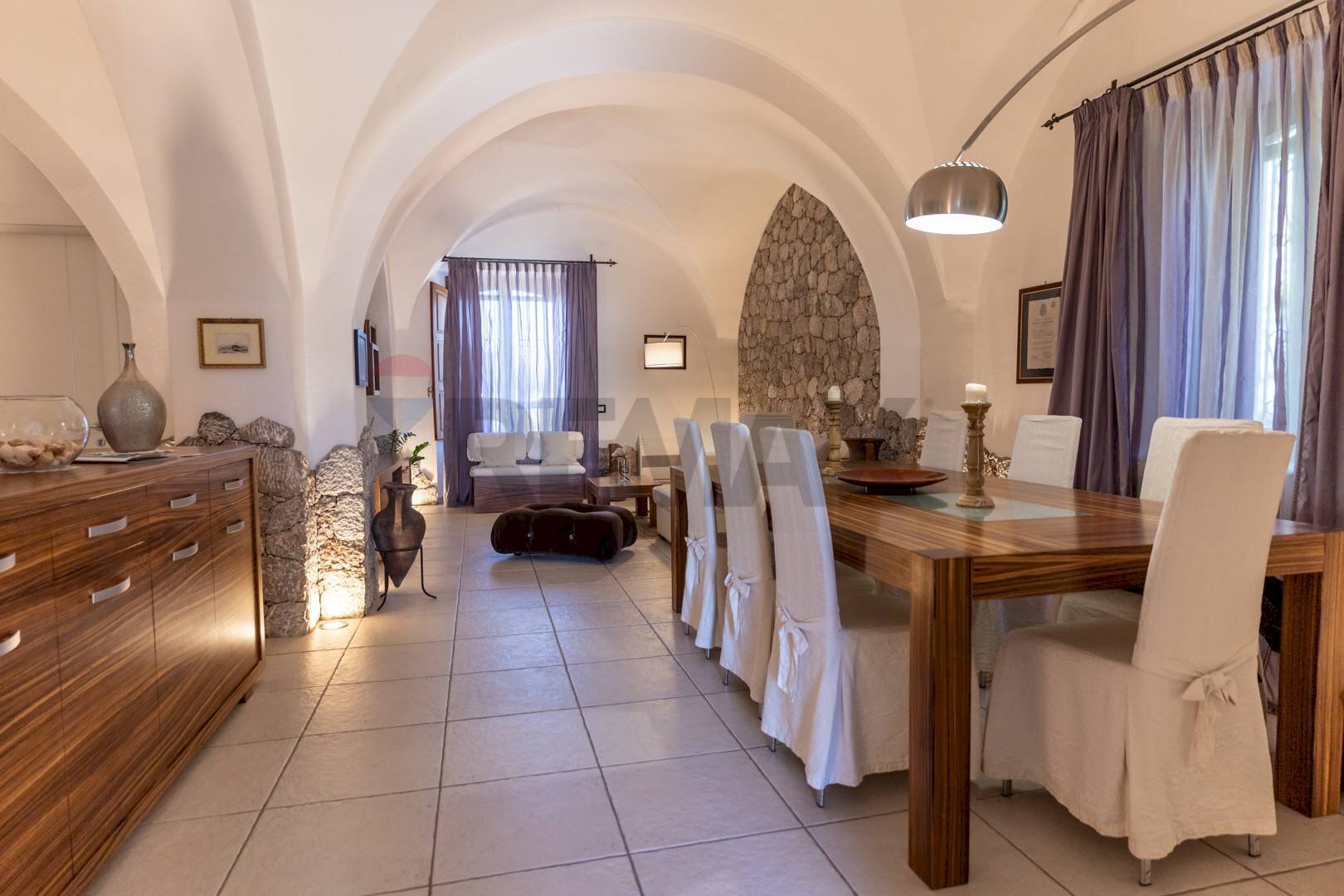 Sala da pranzo - Villa via San Marco
 
3, Calatabiano - foto 3