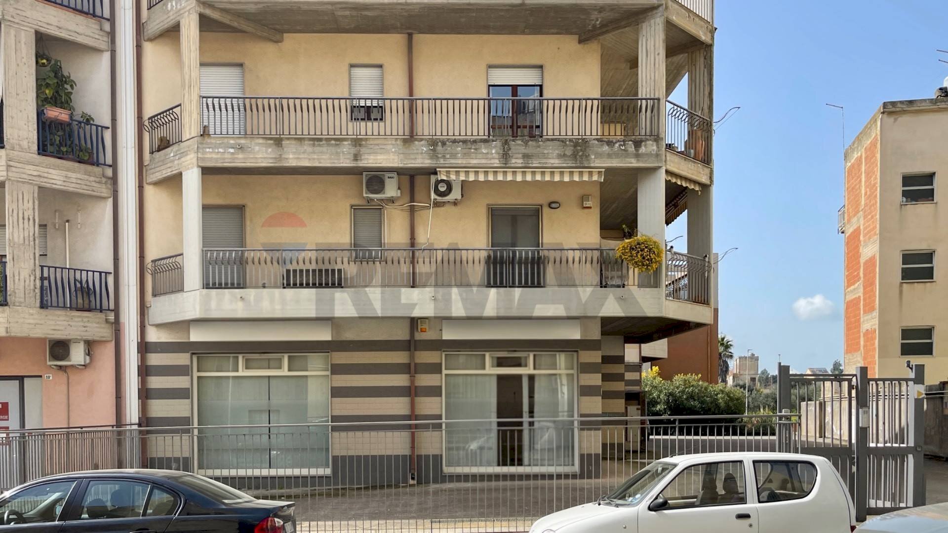 Edificio all\'aperto - Magazzino Viale Autonomia
 
18, Caltagirone - foto 1