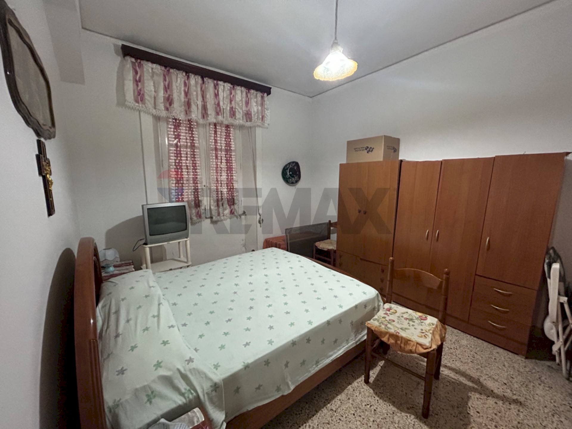 Camera / camera da letto - Four-room apartment Umberto 1
 
17, Roccalumera - photo 2