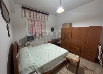 Camera / camera da letto - Four-room apartment Umberto 1
 
17, Roccalumera - photo 2